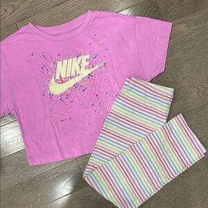 😊 *Nike Pink Tee & Striped Leggings 😍 Cotton